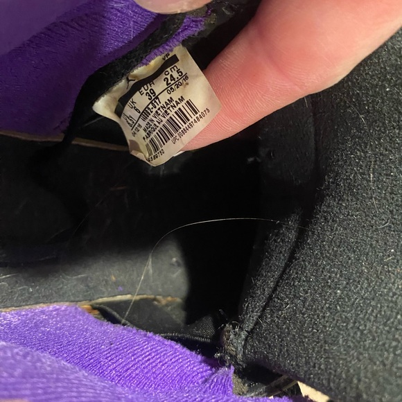 Size y 6.5 which is 8 in women retro 5s basically new worn maybe twice - Picture 5 of 5